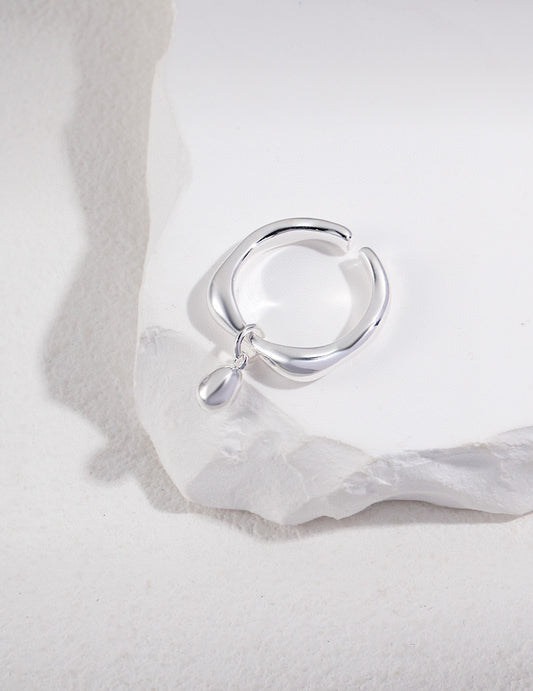 Sterling silver adjustable ring with natural color opening